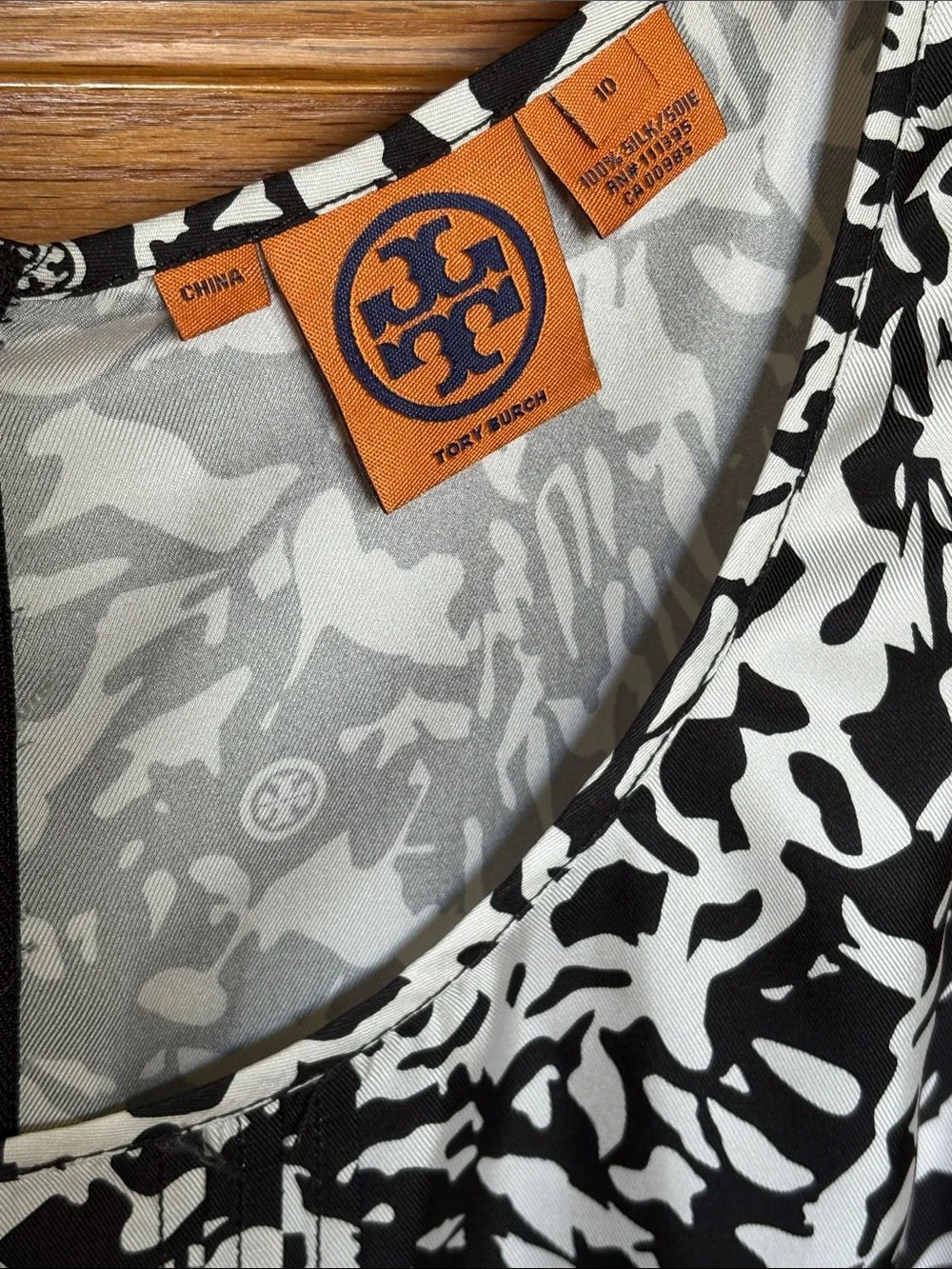 Tory Burch Abstract Print Sleeveless Silk Top Size 10
